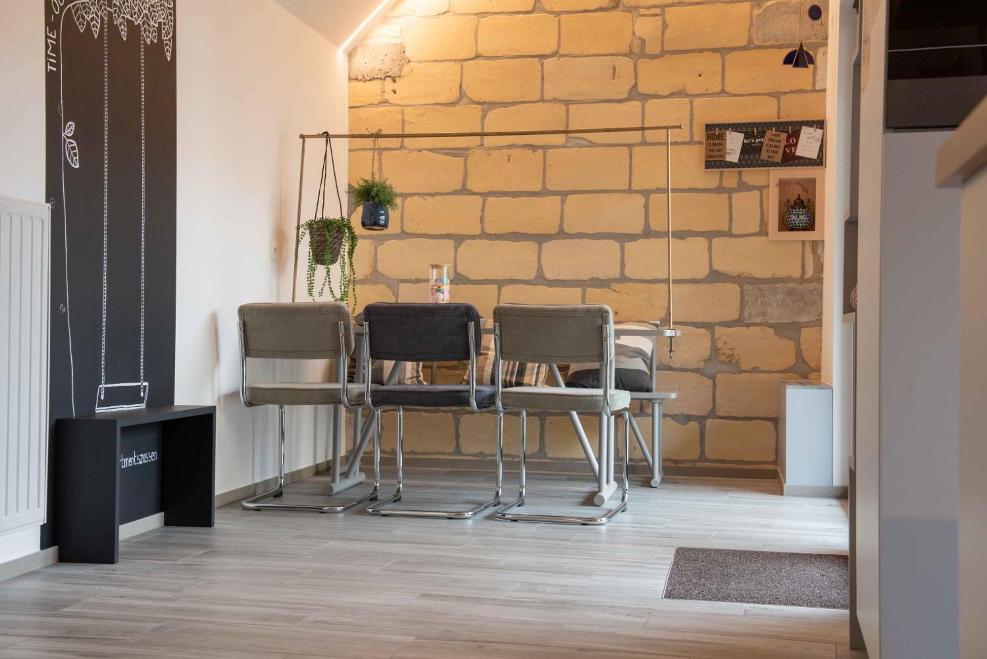 Time-Out Zussen Apartment Riemst Phòng bức ảnh
